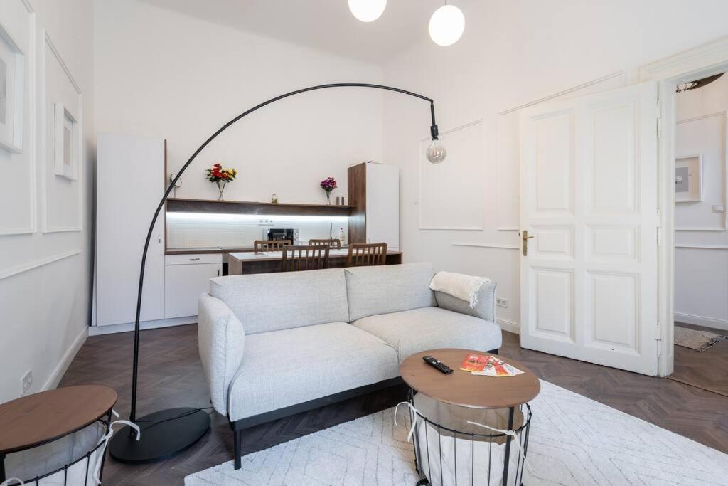 Stylish Apartment In The City Center ブダペスト エクステリア 写真