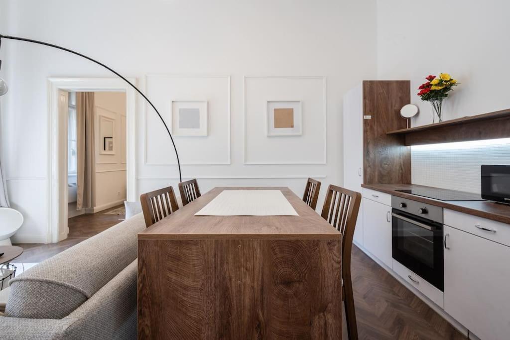 Stylish Apartment In The City Center ブダペスト エクステリア 写真