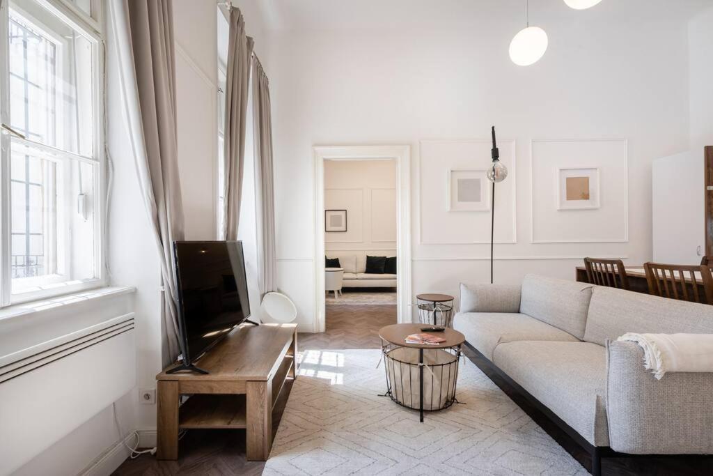 Stylish Apartment In The City Center ブダペスト エクステリア 写真